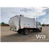 Image 3 : 2002 IHC 4300 S/A GARBAGE TRUCK