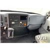 Image 8 : 2002 IHC 4300 S/A GARBAGE TRUCK