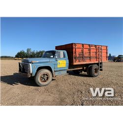 1970 FORD F700 S/A GRAIN TRUCK