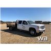 Image 2 : 2013 GMC 3500HD CREW CAB FLATDECK TRUCK