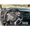 Image 9 : 2013 GMC 3500HD CREW CAB FLATDECK TRUCK
