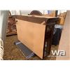Image 3 : CHINA CABINET HUTCH