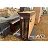Image 4 : CHINA CABINET HUTCH