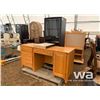Image 1 : DESK & ENTERTAINMENT STAND