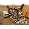 Image 4 : TABLE WITH (6) CHAIRS