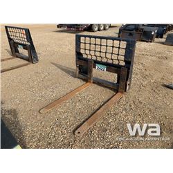 SKID STEER PALLET FORKS