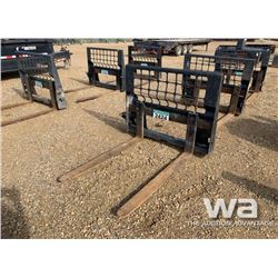 SKID STEER PALLET FORKS