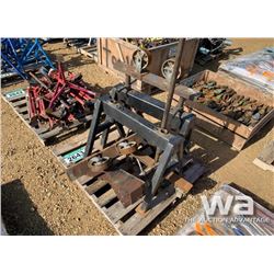 SAWHORSE PIPE ROLLER STANDS