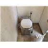 Image 5 : PORTABLE OUTHOUSE