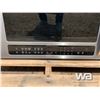 Image 6 : FRIDGIDAIRE MICROWAVE/HOOD RANGE