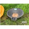 Image 1 : BLACK AUGER HOPPER