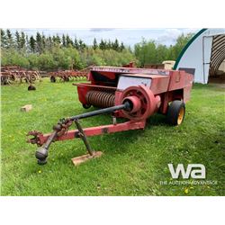 MF 124 SQUARE BALER