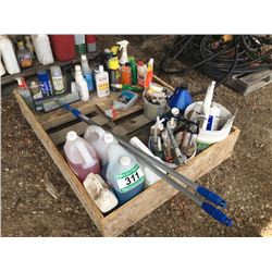 PALLET WITH WINSHIELD WASHER, CLEANER