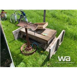 METAL STAND & WOOD STAND