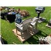 Image 2 : GREY LAWN CHAIRS & GOLF CLUBS