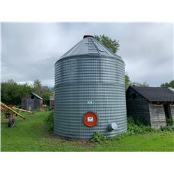 BEHLIN 2800 BUS. GRAIN BIN