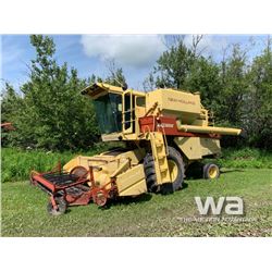 NEW HOLLAND TR85 COMBINE