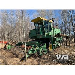 JOHN DEERE TURBO 7700 COMBINE