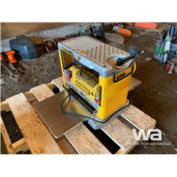 DEWALT 6" WOOD PLANER