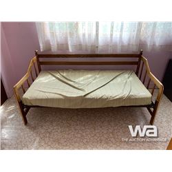 DAY BED