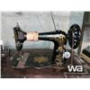Image 2 : ANTQUE SINGER TREADLE SEWING MACHINE