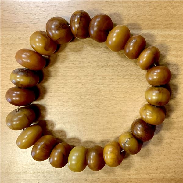 AFRICA: string of 22 large amber beads, EF