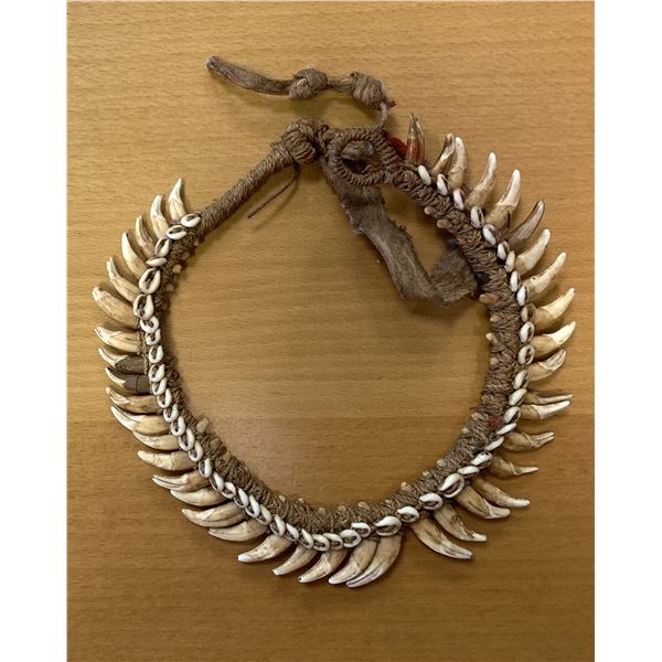 PAPUA NEW GUINEA: dog tooth necklace, VF-EF
