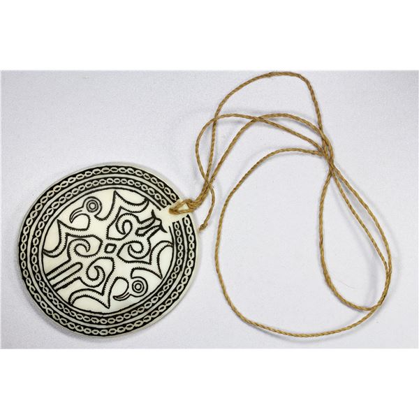 SOLOMON ISLANDS: Malaita Island, la'oniasi shell pendant (81.91g), EF