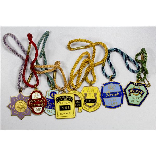 MALAYA: LOT of 8 badges