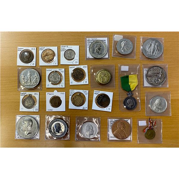 WORLDWIDE: LOT of 22 medals
