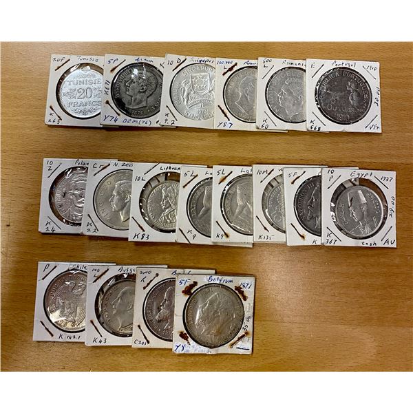 WORLDWIDE: LOT of 18 halfcrown- & crown-sized coins