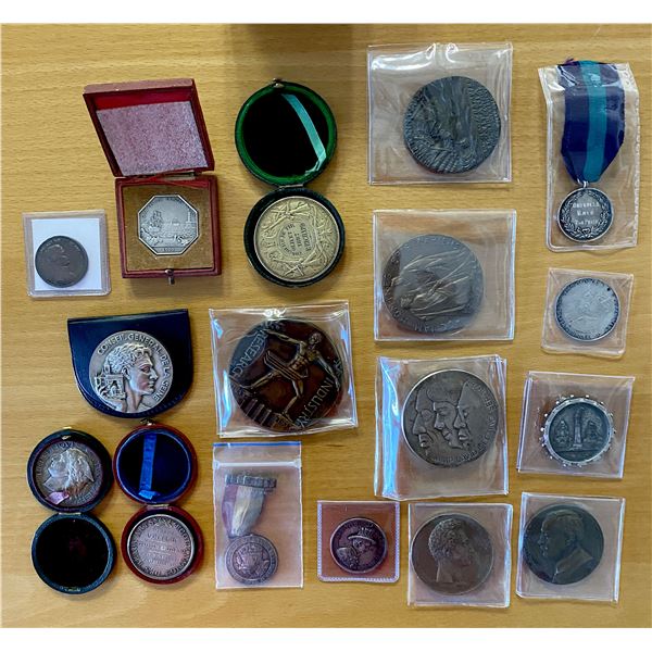 WORLDWIDE: LOT of 17 medals