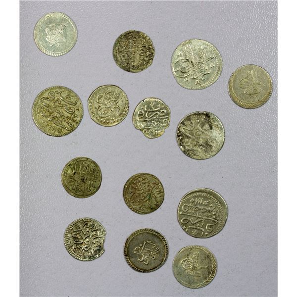 ISLAMIC: TURKEY: LOT of 6 akçes and 8 fine strike paras of the 18th century