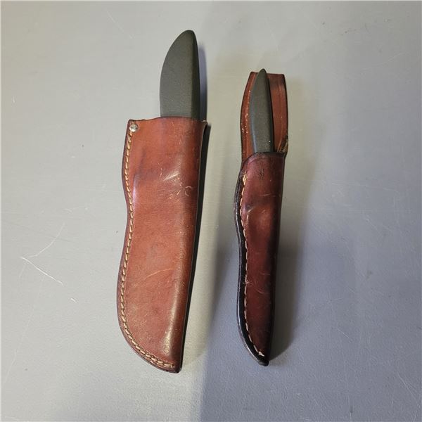 Set of 2 Gerber Knives and Sheaths