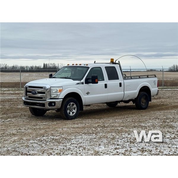 2015 FORD F350 XLT CREW CAB PICKUP