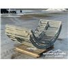 Image 4 : (2) ROUND BALE FEEDERS