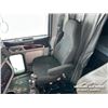 Image 9 : 2016 PETERBILT 389 T/A SLEEPER TRUCK TRACTOR