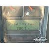 Image 18 : 2000 VOLVO VNL64 T/A SEED/FERTILIZER TRUCK