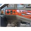 Image 21 : 2000 VOLVO VNL64 T/A SEED/FERTILIZER TRUCK