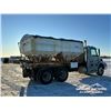 Image 3 : 2000 VOLVO VNL64 T/A SEED/FERTILIZER TRUCK