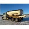 Image 4 : 2000 VOLVO VNL64 T/A SEED/FERTILIZER TRUCK