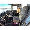 Image 9 : 2000 VOLVO VNL64 T/A SEED/FERTILIZER TRUCK