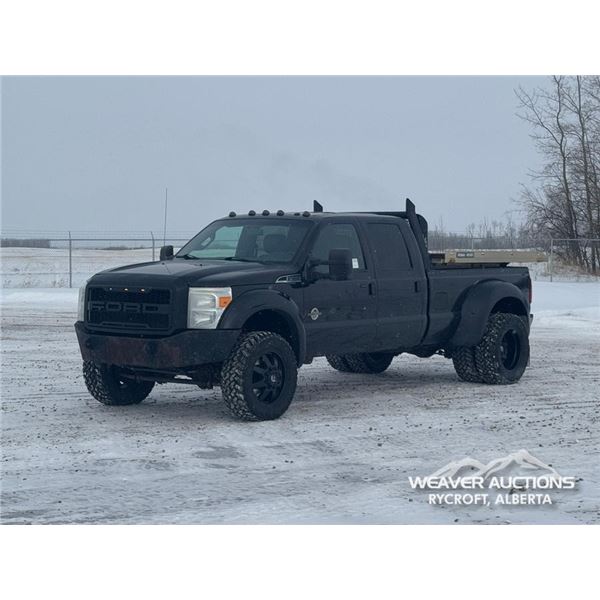 2011 FORD F450 LARIAT CREW CAB DUALLY PICKUP