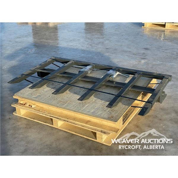 60 IN. CLAMP ON TRACTOR FORKS