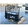 Image 3 : 4 FT. SKID STEER HYDRAULIC PALLET FORKS