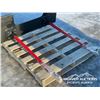 Image 5 : SKID STEER BALE FORKS W/ FRAME