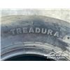 Image 6 : (4) TREADURA 9.5L-15SL I-1 IMPLEMENT TIRES