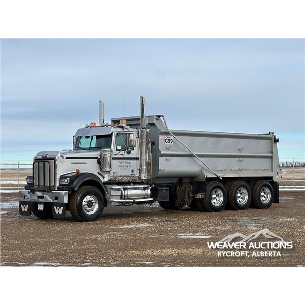 2020 WESTERN STAR 4900SF TRI DRIVE DUMP TRUCK