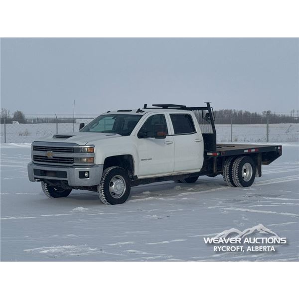 2017 CHEVROLET 3500HD CREW CAB DUALLY FLATBED