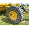 Image 20 : CATERPILLAR CAT70 PULL BEHIND HYD. SCRAPER